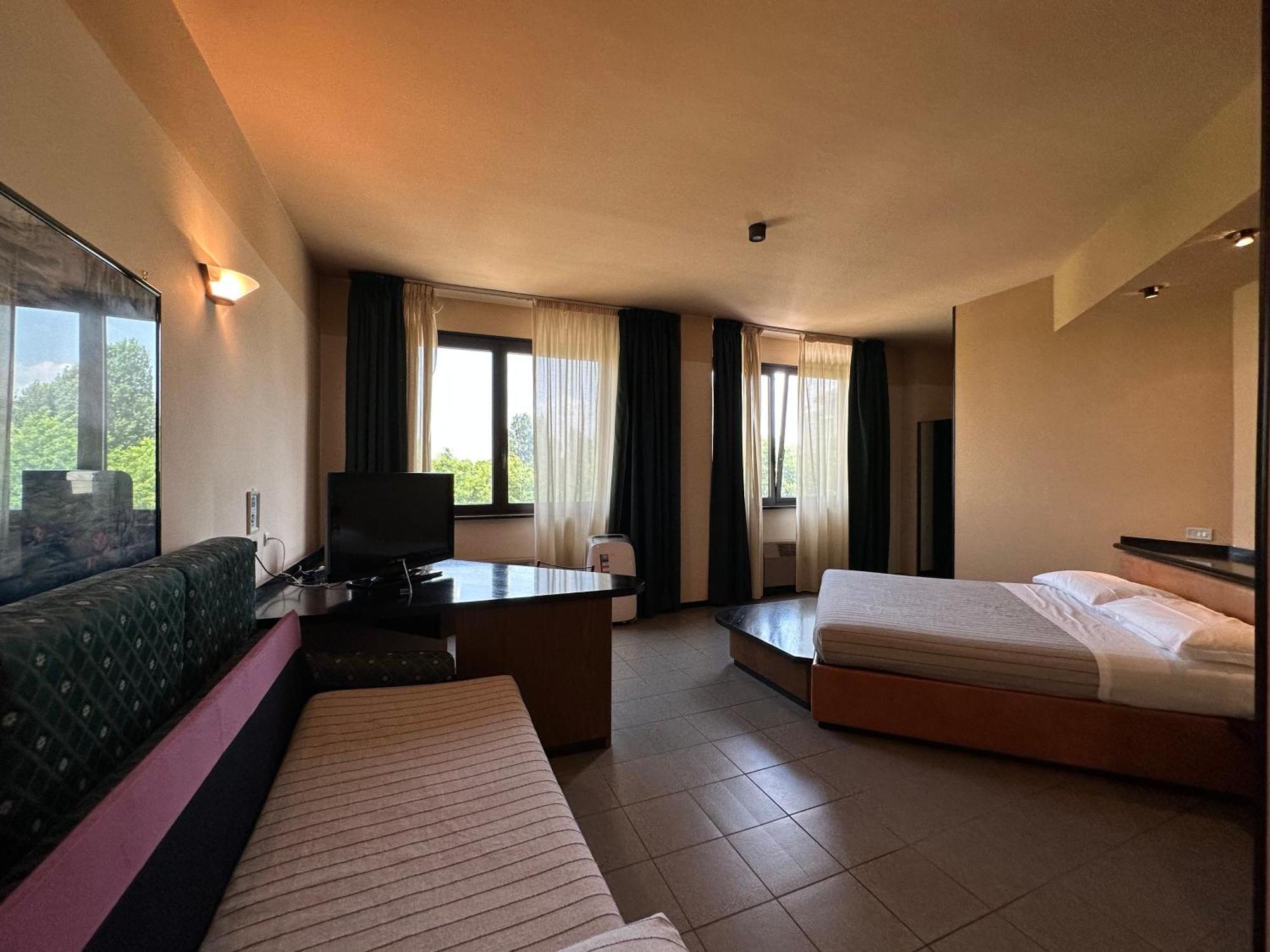 Hotel Griselda Saluzzo Kültér fotó