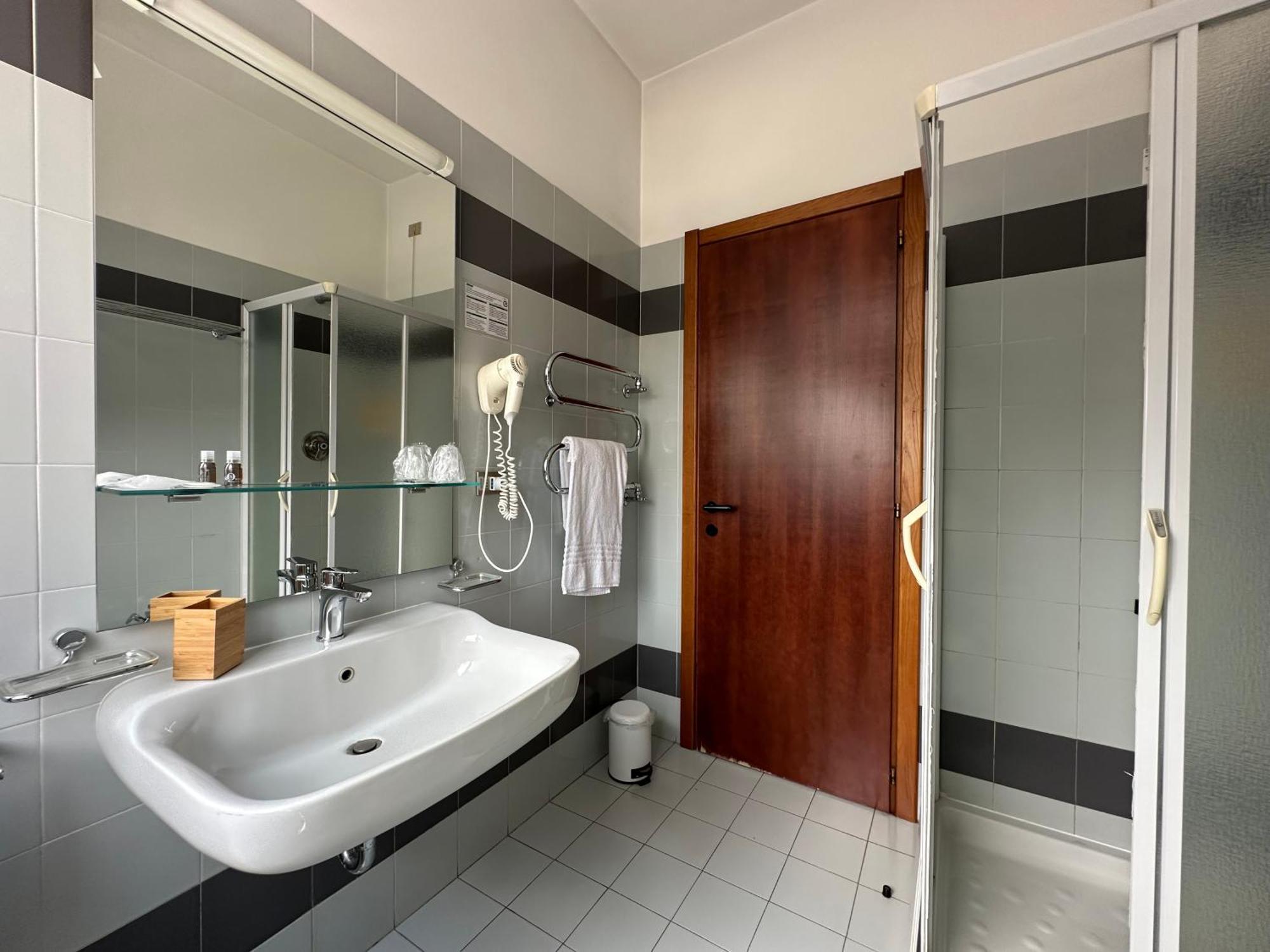 Hotel Griselda Saluzzo Kültér fotó