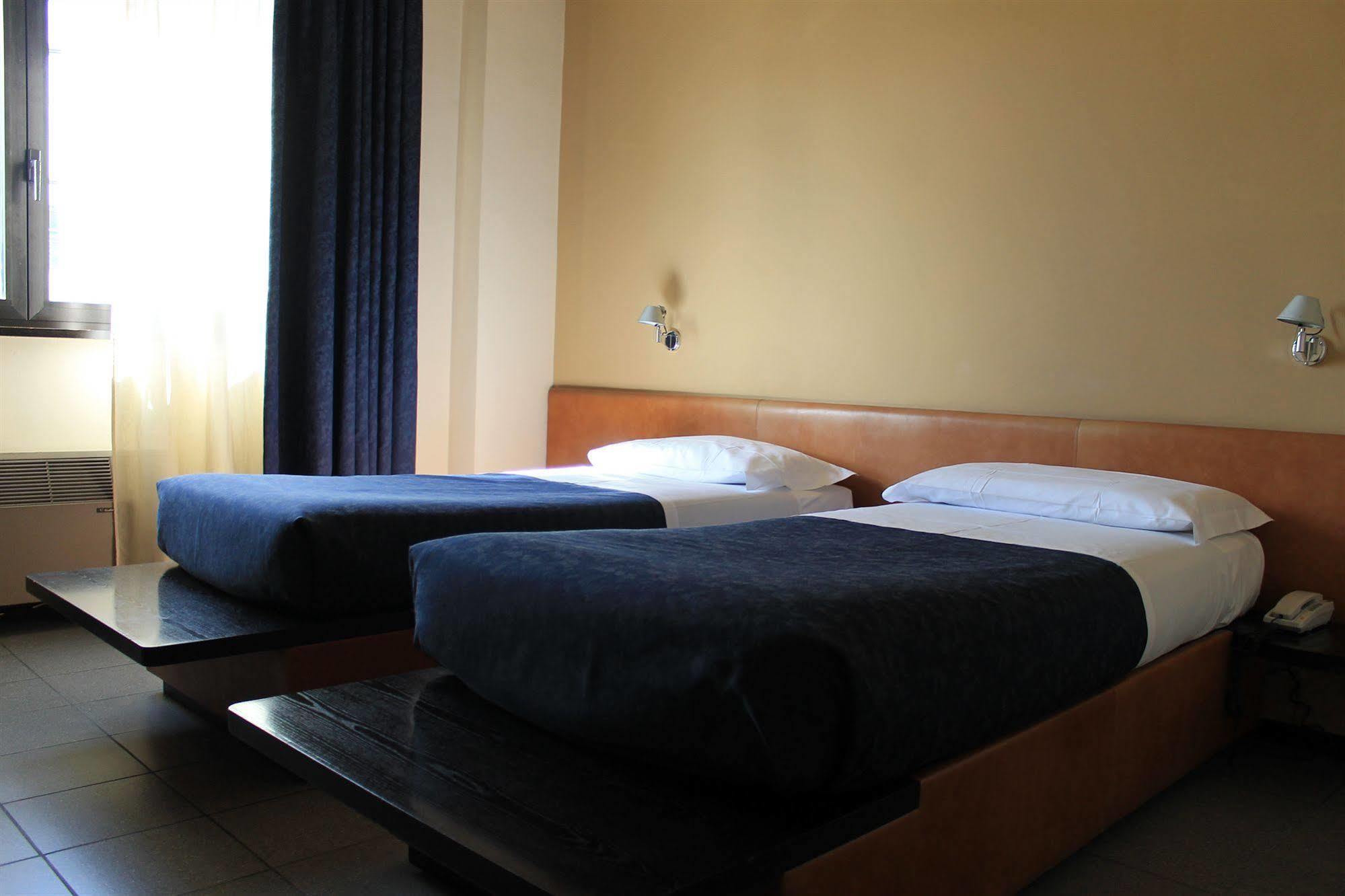 Hotel Griselda Saluzzo Kültér fotó